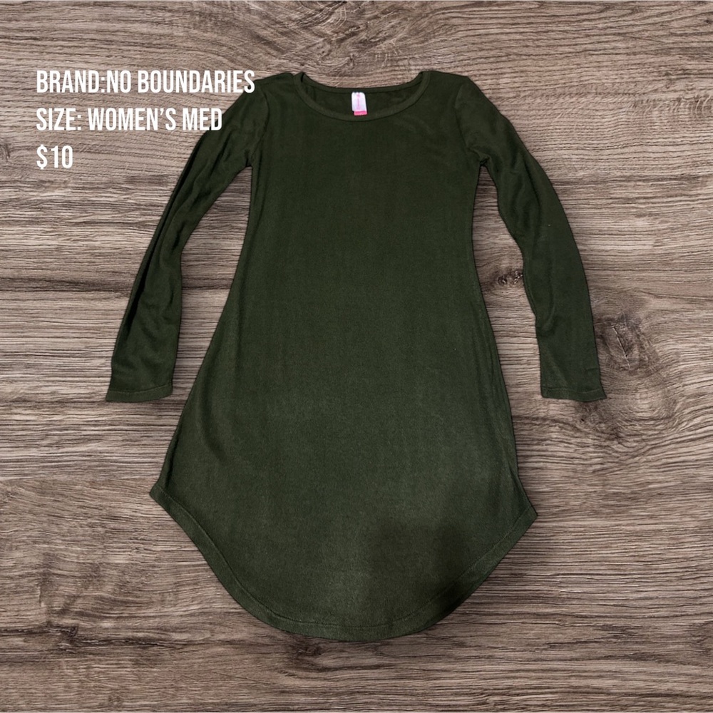 Women’s No Boundaries Size Med Sweater Dress